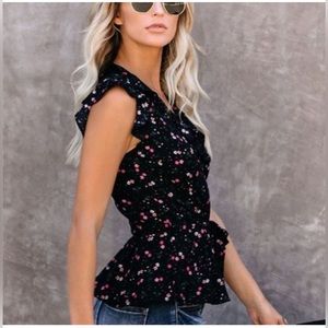 NWOT Ruffled Floral Tie-Front Blouse, Size Small.